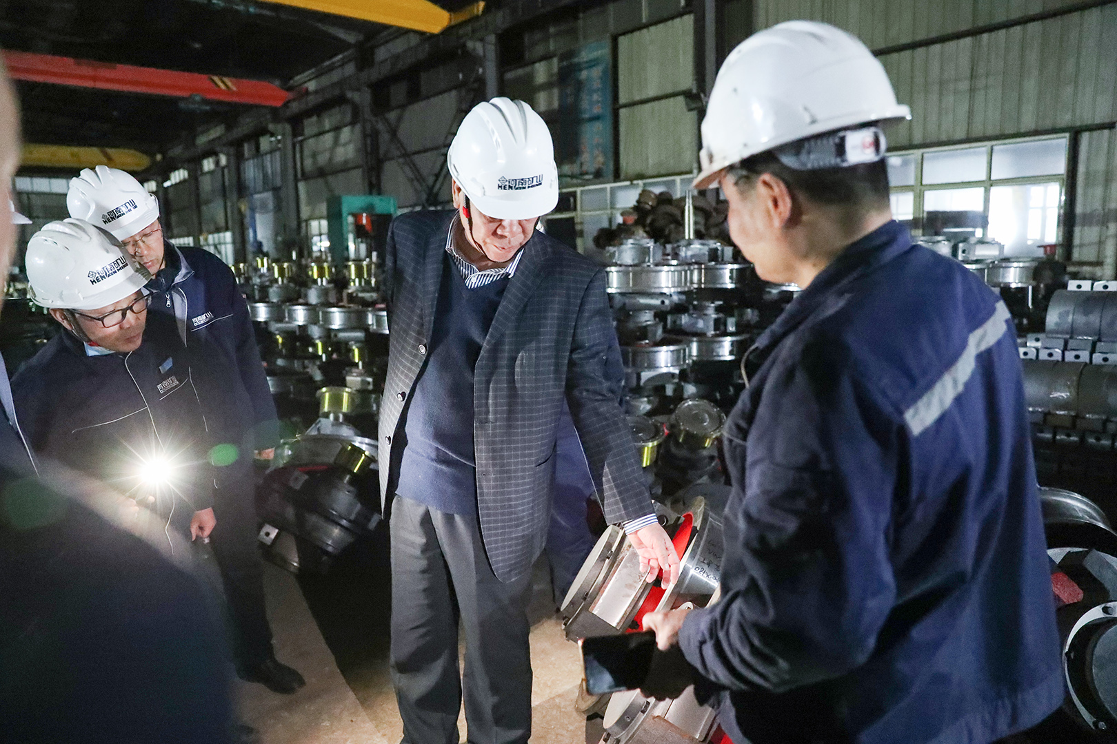 河南省礦山起重機(jī)有限公司 河南省礦山起重機(jī)有限公司